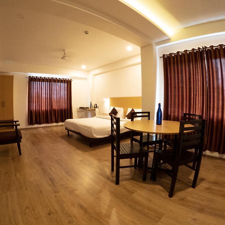 Hotel B R Regency Тривандрум Экстерьер фото