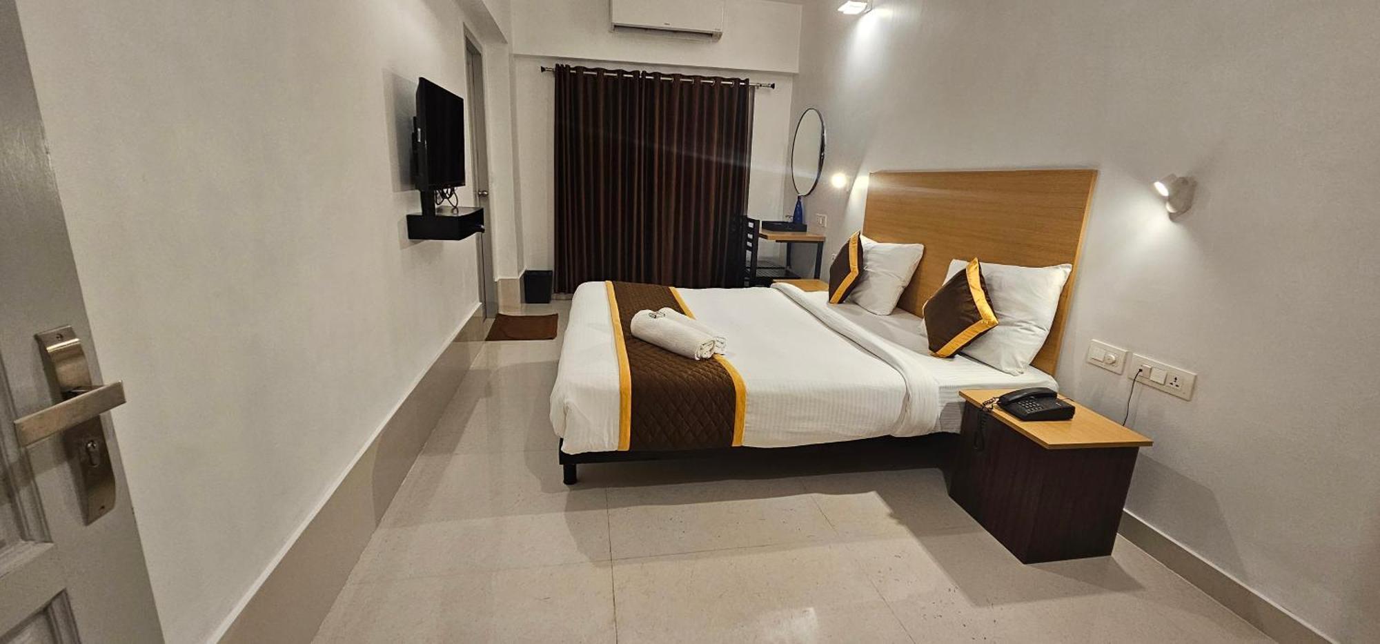 Hotel B R Regency Тривандрум Экстерьер фото